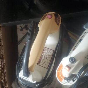 Black & Decker Iron with Tan and White Design
